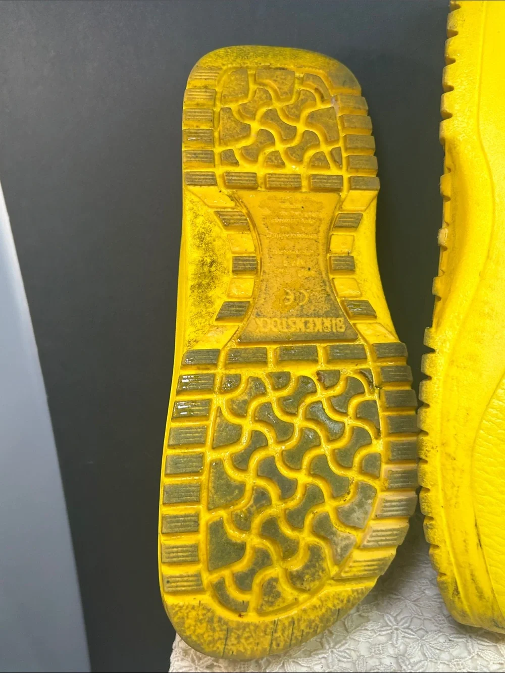BiBi vibrant yellow
